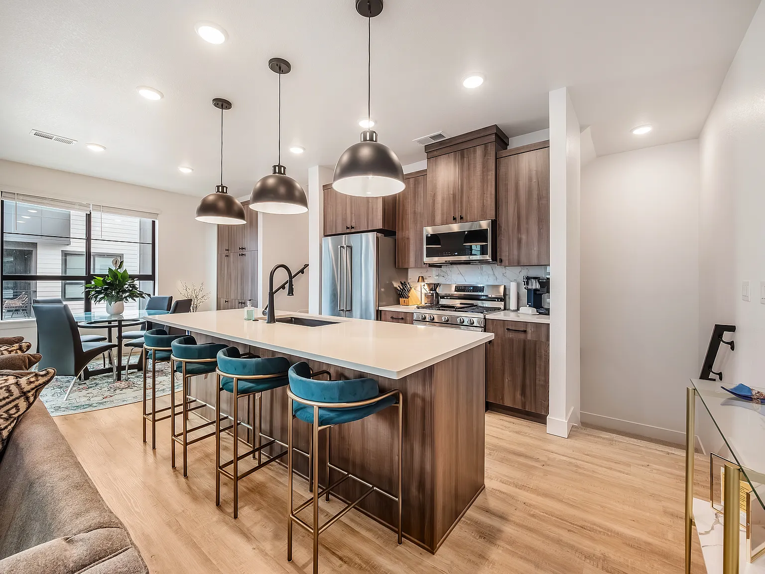 2 bed, 2.5 bath, 1238 sqft, $2,750 — Photo 3