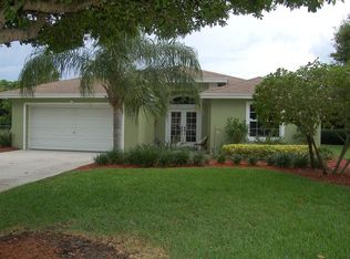 8529 SE Woodwind St, Hobe Sound, FL 33455