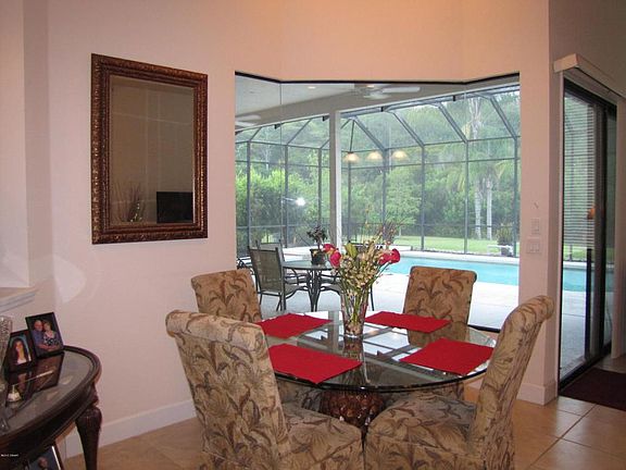 Breakfast nook