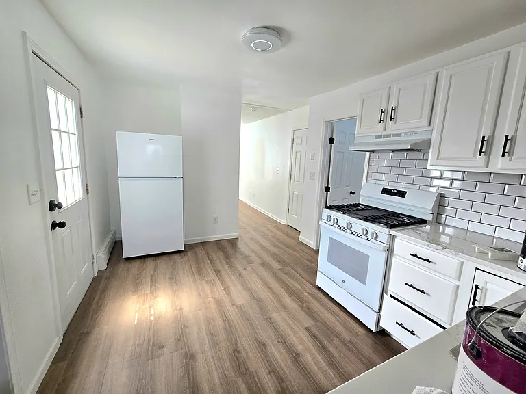 41 W L St #2 — Photo 8