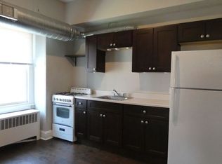 521 S 42nd St FL 3, Philadelphia, PA 19104