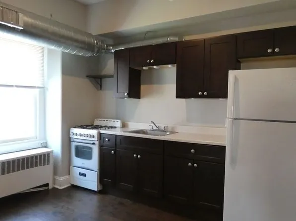 521 S 42nd St Fl 3, Philadelphia, PA 19104