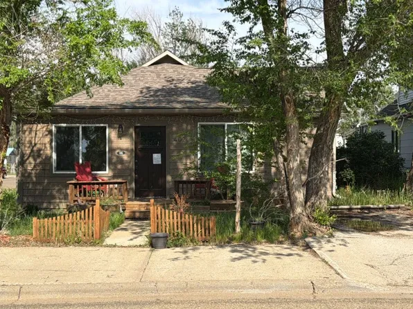 402 S 1st St W, Baker, MT 59313