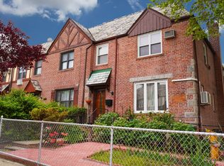 6736 Exeter St, Forest Hills, NY 11375