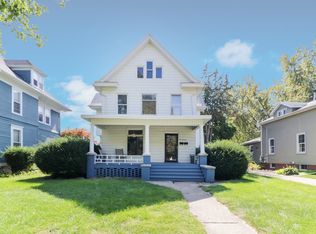 513 E Chestnut St, Bloomington, IL 61701