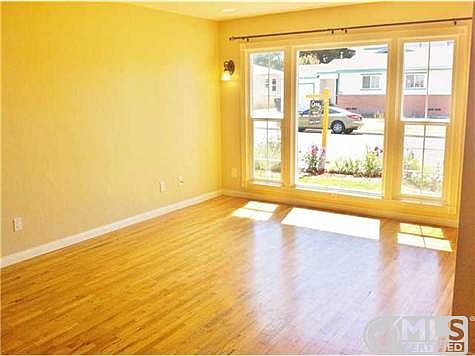 3rd image of 523 Patricia Ave