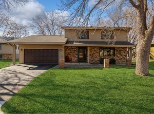 6755 Cottonwood Ln N, Maple Grove, MN 55369