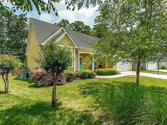 3rd image of 4974 Hamillville Ct