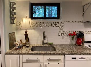 4 Weaver St #1, Greenwich, CT 06831