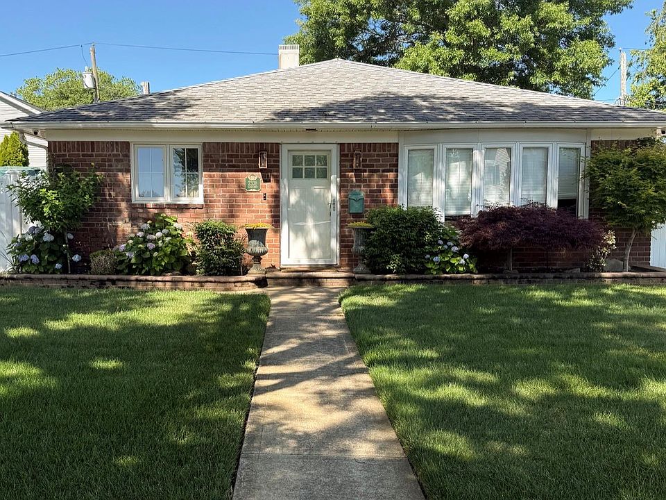 1st image of 2338 Maple Avenue