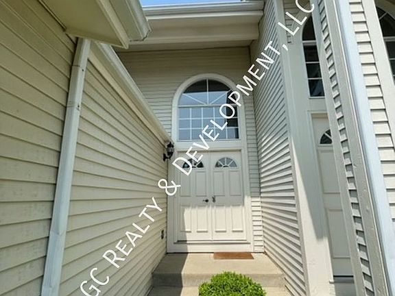 2nd image of 730 Sturnbridge Ln