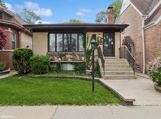 5729 N Kerbs Ave, Chicago, IL 60646