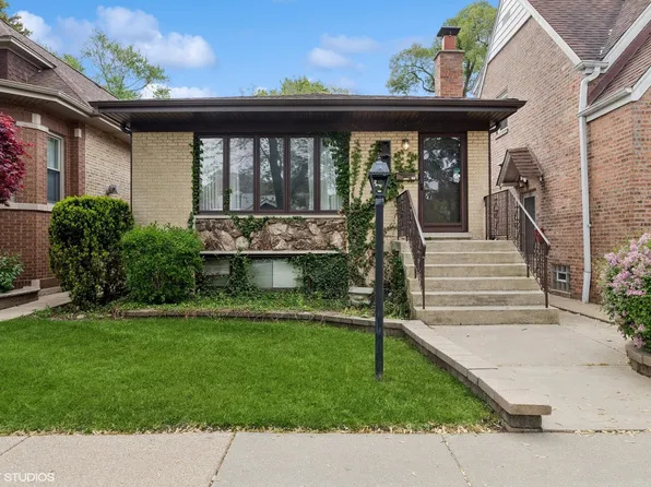5729 N Kerbs Ave, Chicago, IL 60646
