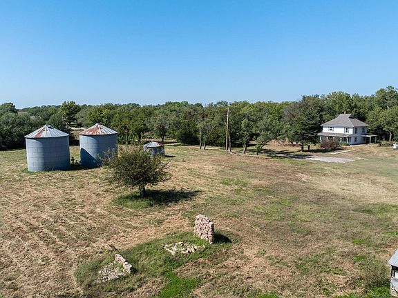 5th image of 0 SW Adams Rd S