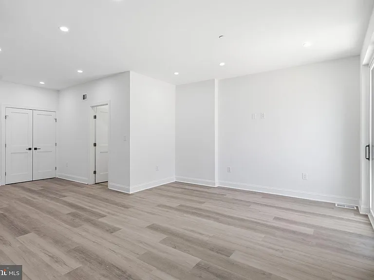 2404 N Capitol St NW #A — Photo 14