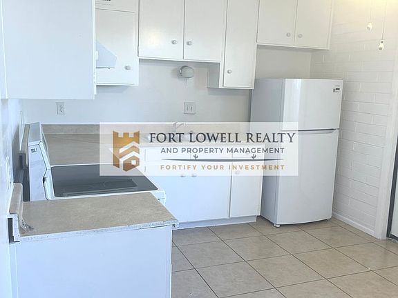 4th image of 4350 E Fairmount St #Fair4350-9