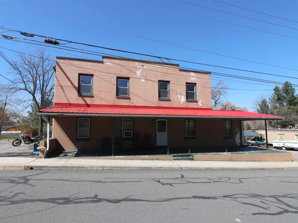 35 E Queen St APT 2, Ephrata, PA 17522