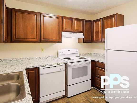 3rd image of 76 Evergreen Ln APT 10