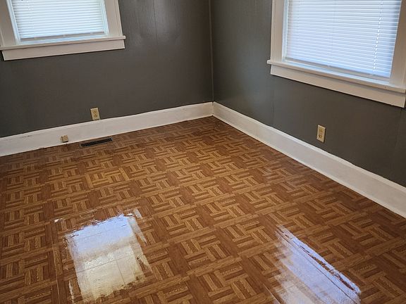 4th image of 1009 W Bethel Ave