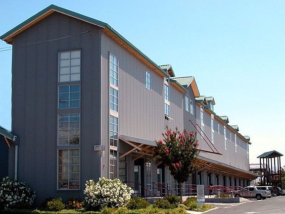 Desirable Walnut Factory Lofts in the heart of Santa Clara