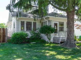 2749 14th Ave, Moline, IL 61265