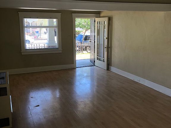 3rd image of 1381-1385 Raymond Ave #1383