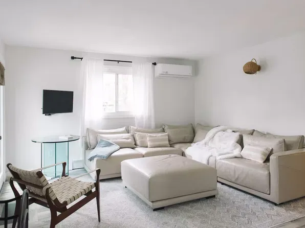 223 Juniper Rd, South Kingstown, RI 02879