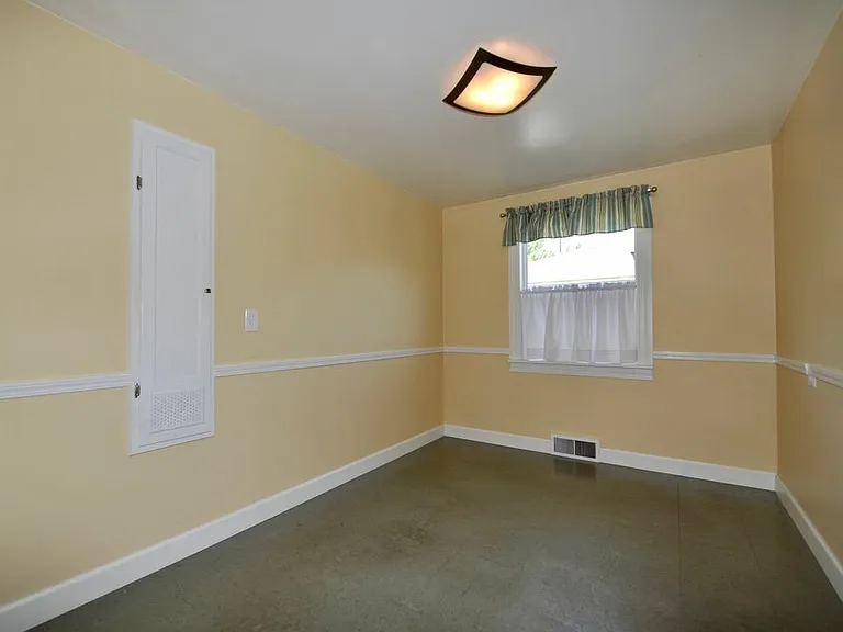 1223 E Saint Maries Ave — Photo 7