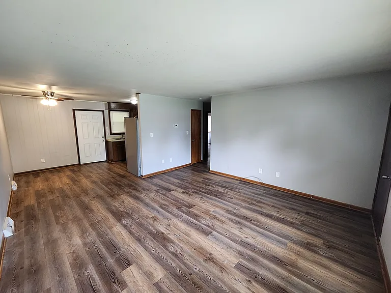 408 Meadow Ln — Photo 6