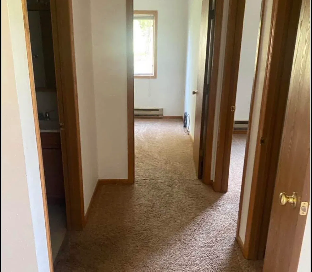 3 bed, 1100 sqft, $975 — Photo 4