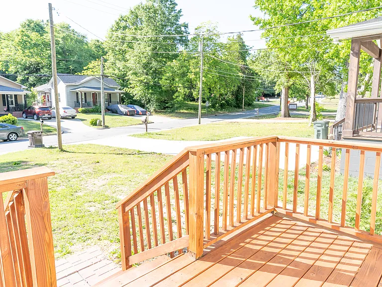 315 Broad Dr SW — Photo 8