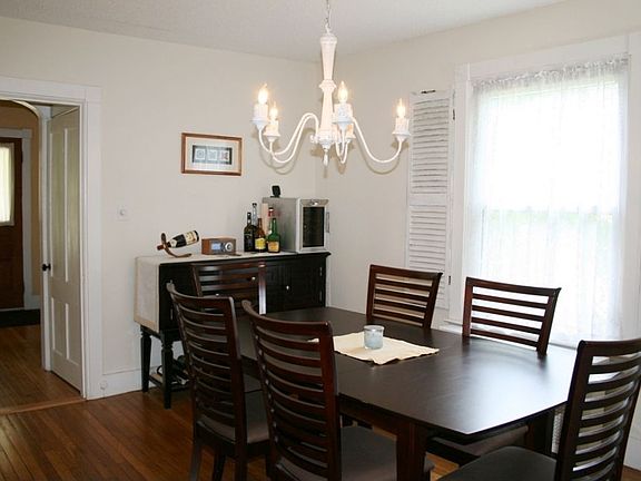 3rd image of 24 Maple St