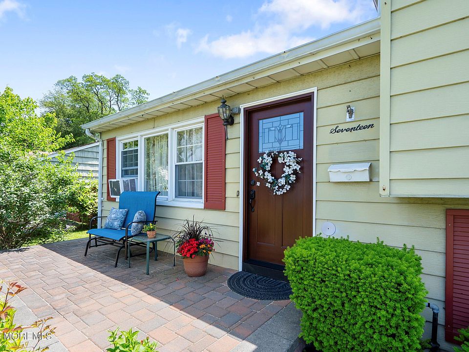 1st image of 17 Lakeland Drive