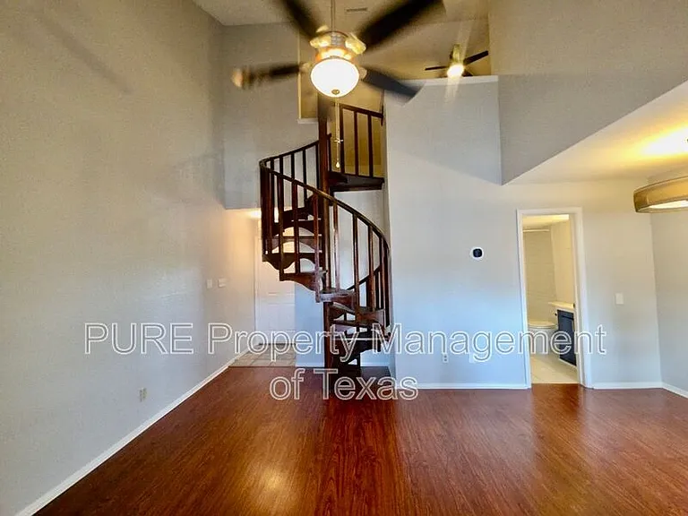 2500 Burleson Rd #521 — Photo 3