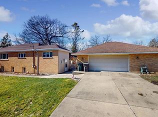 N3163 Quail Rd, Lake Geneva, WI 53147