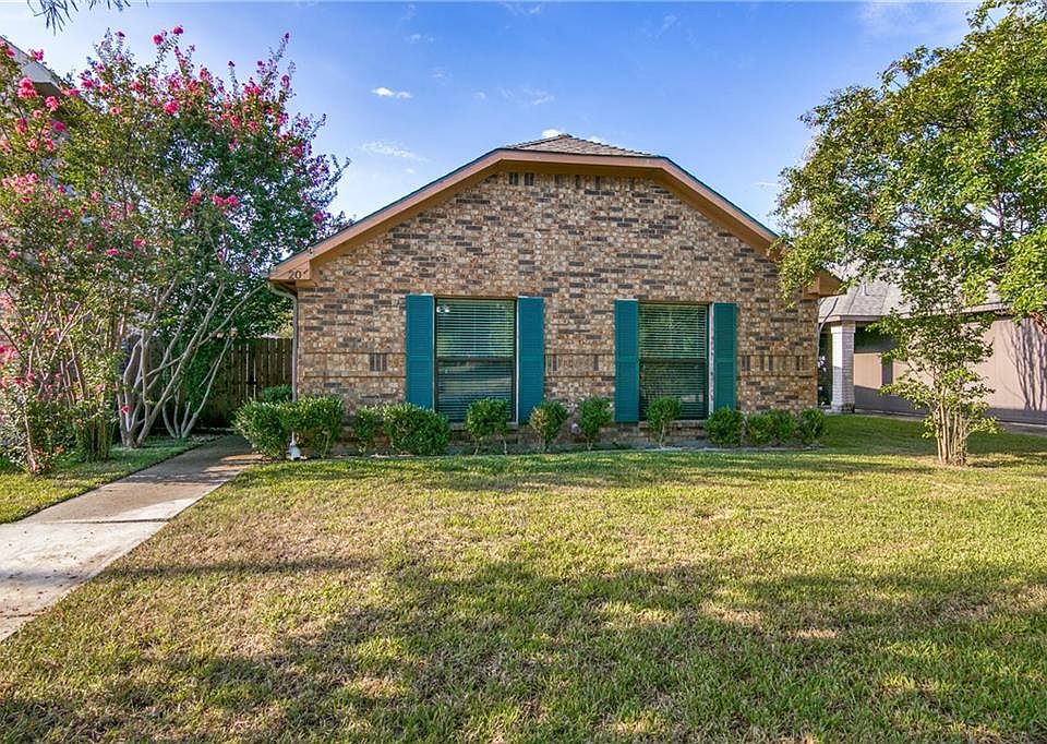 1st image of 207 E Stone Cir
