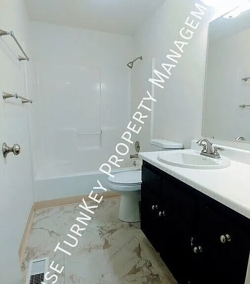 550 E Pennsylvania St — Photo 13