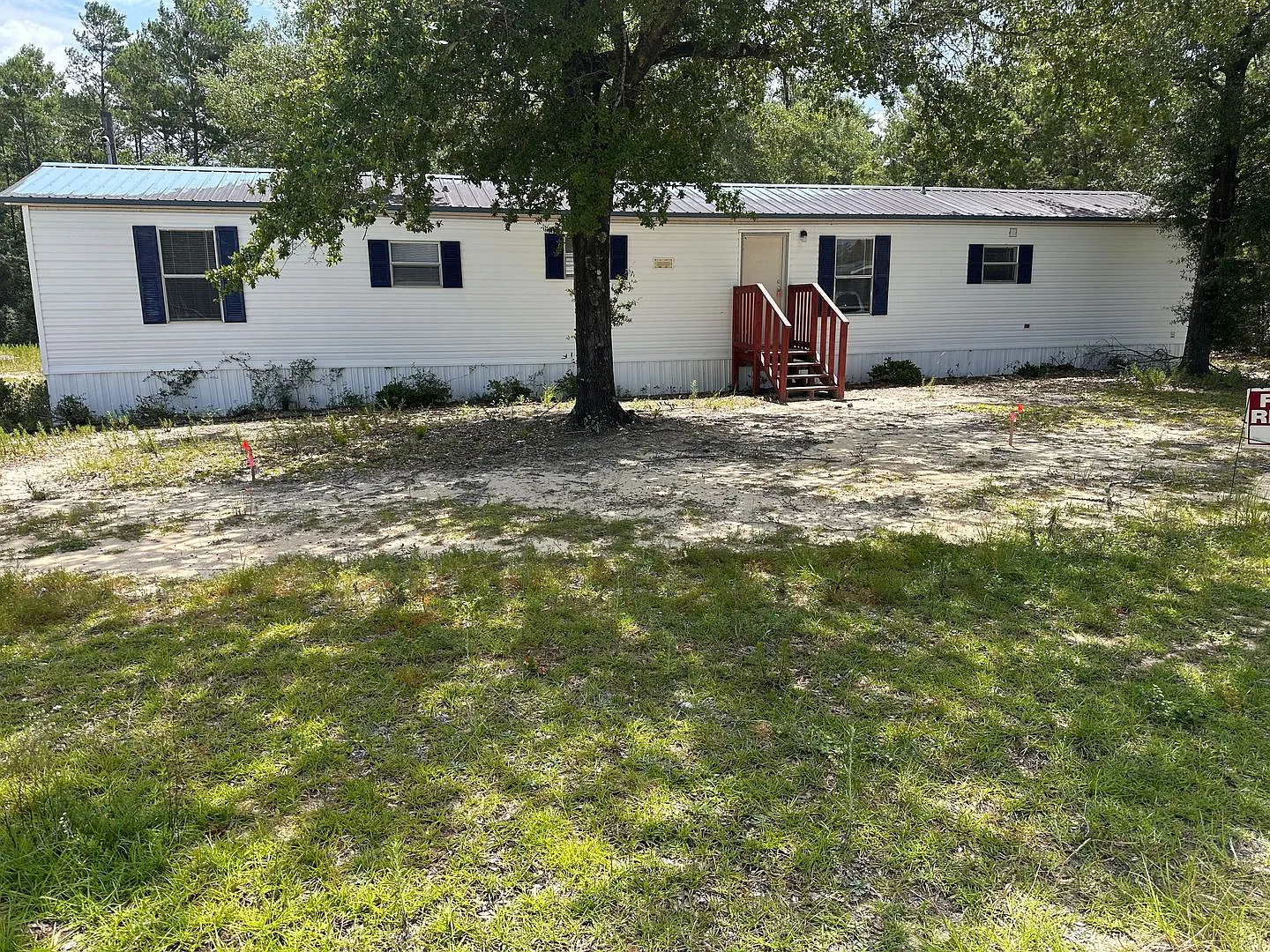 Spacious 2-Bedroom/ 2-Bath Mobile Home - Great Location in Crestview with W/D Connections — Photo 1