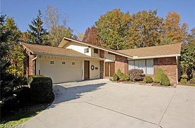 2nd image of 26740 Gershwin Dr