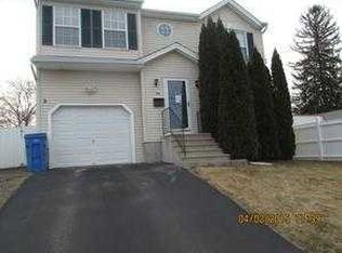 90 Russell St, Waterbury, CT 06708