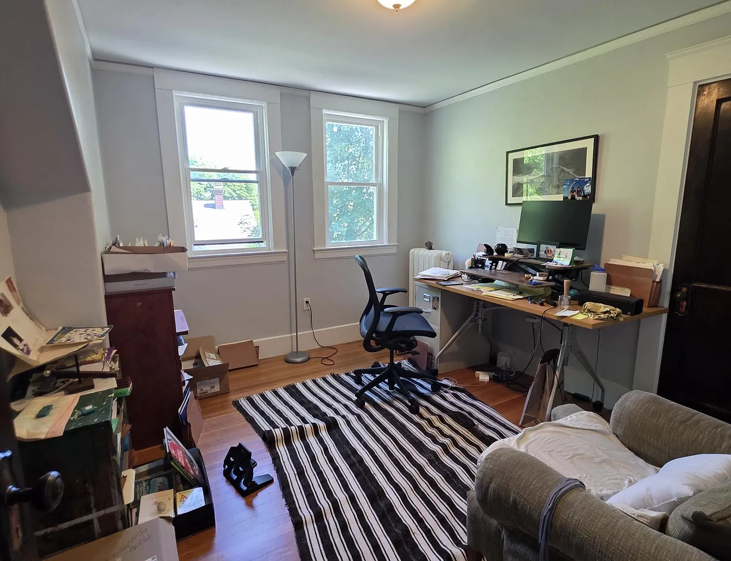 7 bed, 2.5 bath, 9999 sqft, $6,300 — Photo 3