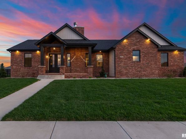 1212 Lightstone Ct, Sherman, IL 62684