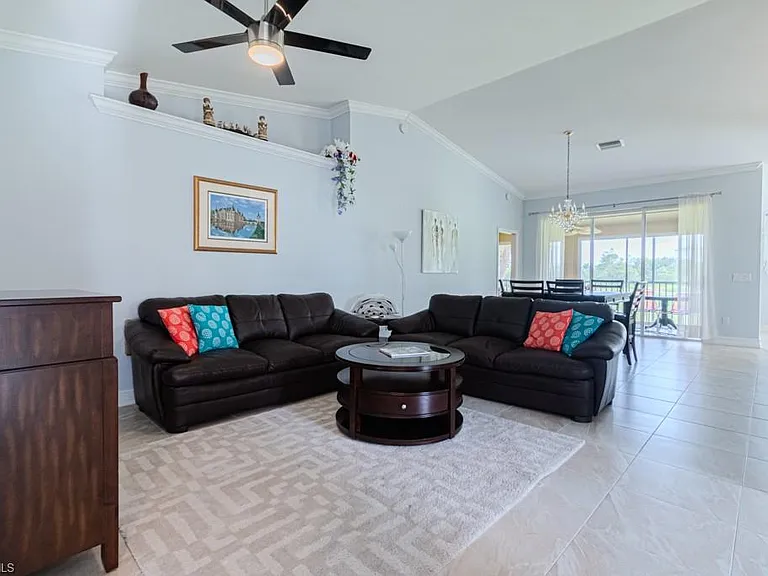 6015 Pinnacle Ln #5 — Photo 3