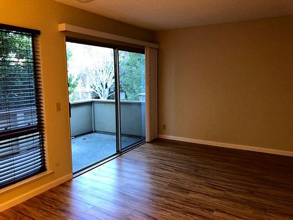 3rd image of 767 N Fair Oaks Ave