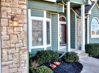 4420 NE Blue Jay Dr, Lees Summit, MO 64064