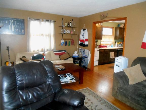 5th image of 48 Hidy Ave