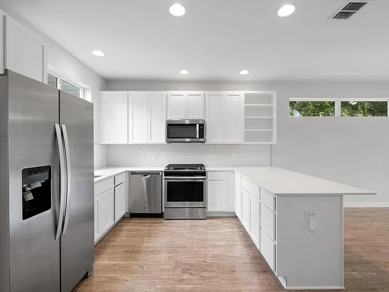 801 N Bluff Dr #17 — Photo 10