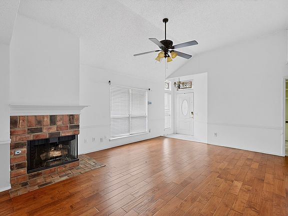 4th image of 3312 Sara Dr