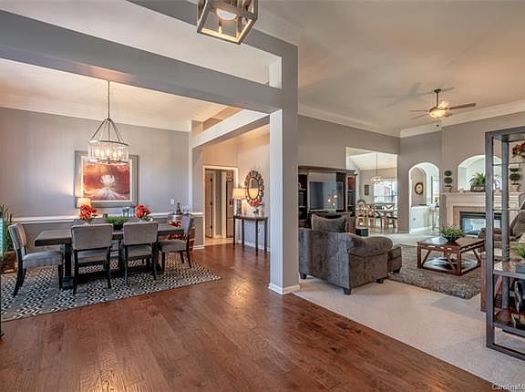 2nd image of 7568 Woodcrest Dr