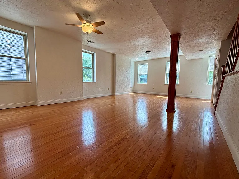 709 Bellefonte St — Photo 3